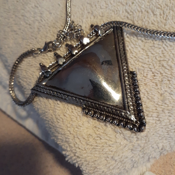 Fantastic 80's V Pendant Choker Set - Picture 10 of 12